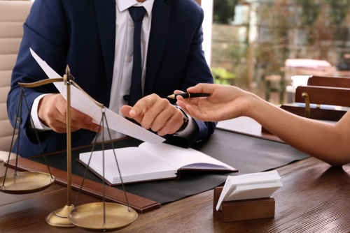 Tips on Choosing The Best Litigation Lawyer